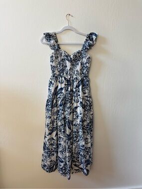 Abercrombie & Fitch Ruffle Sleeve White and Navy Floral Sundress with pockets!